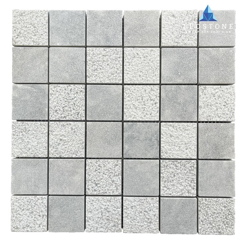 ĐÁ MOSAIC VUÔNG GHI NHẠT BĂM MẶT, PHUN CÁT