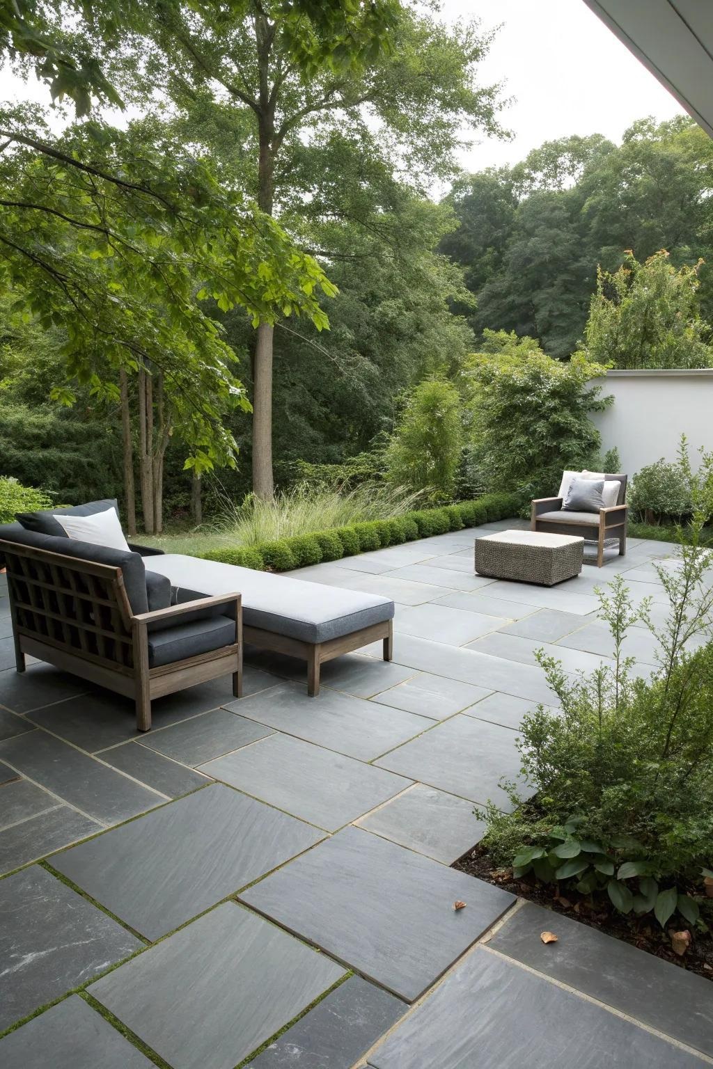 Đá Bluestone lát sân vườn
