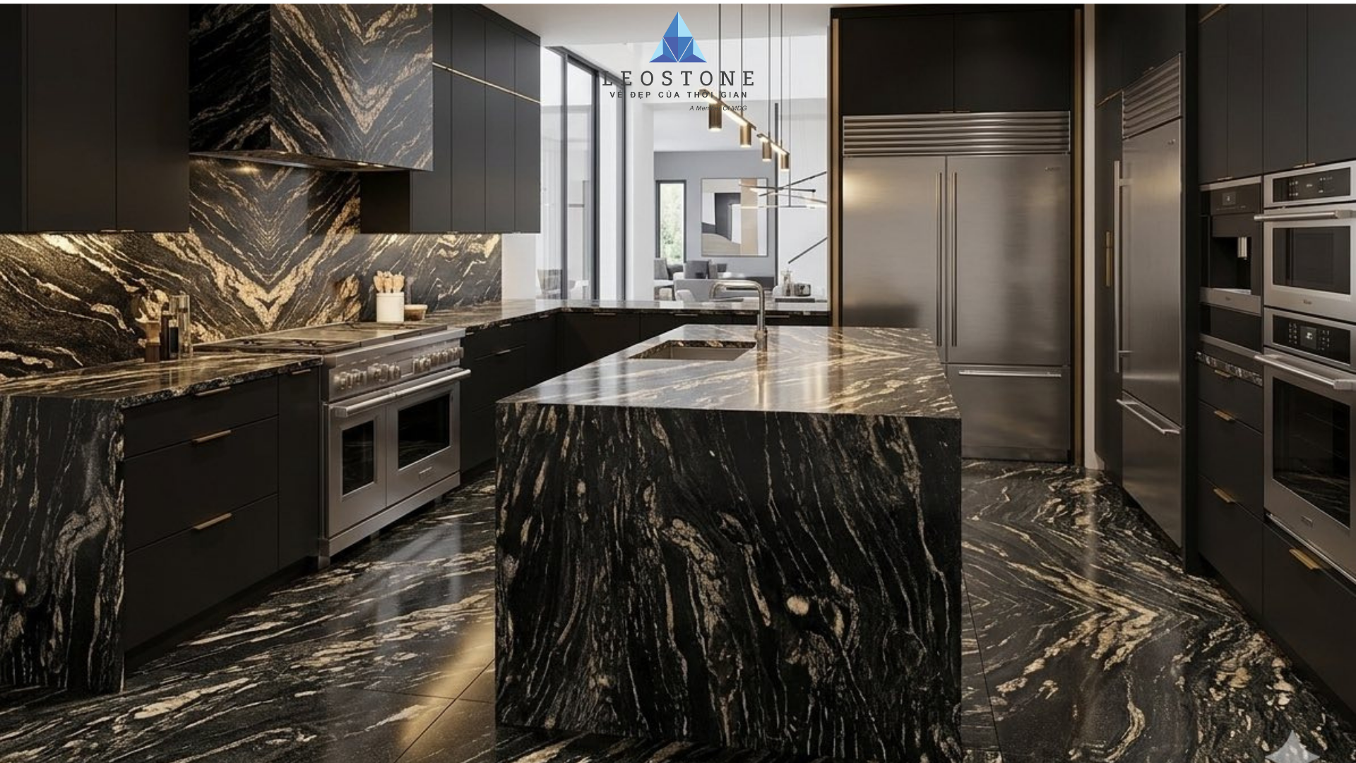 Không gian bếp ốp đá tự nhiên 